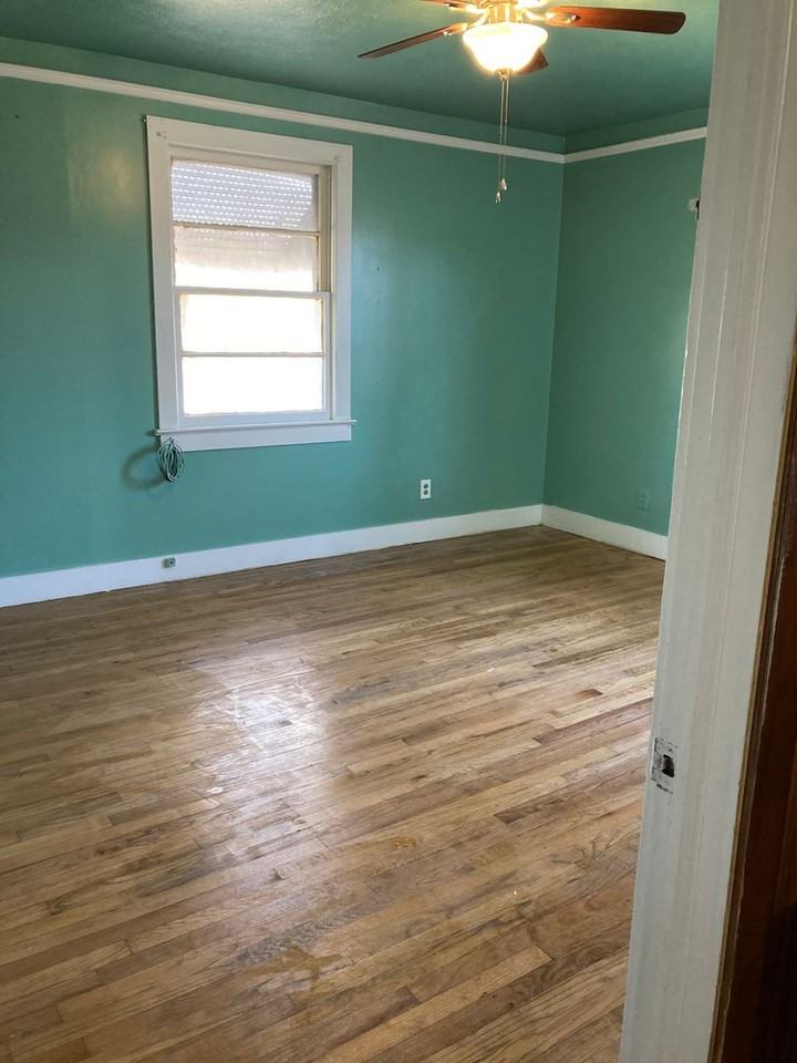 330 W 41st St - Photo 6 of 7