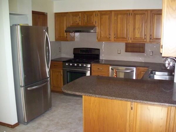730 Ridgewood Dr - Photo 3 of 14