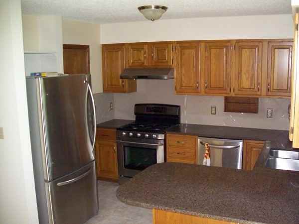 730 Ridgewood Dr - Photo 4 of 14