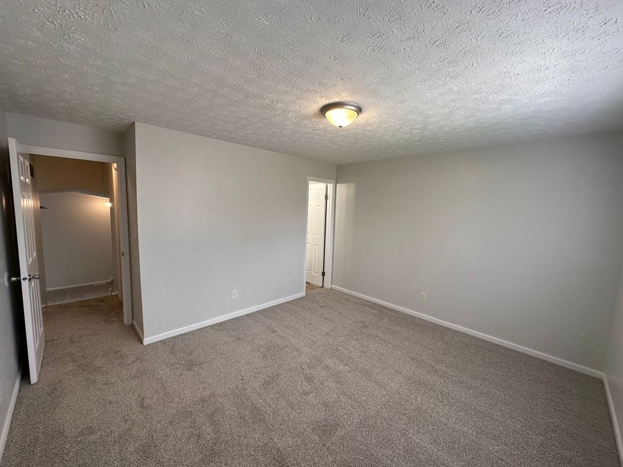 11029 Amburg Ct - Photo 2 of 17