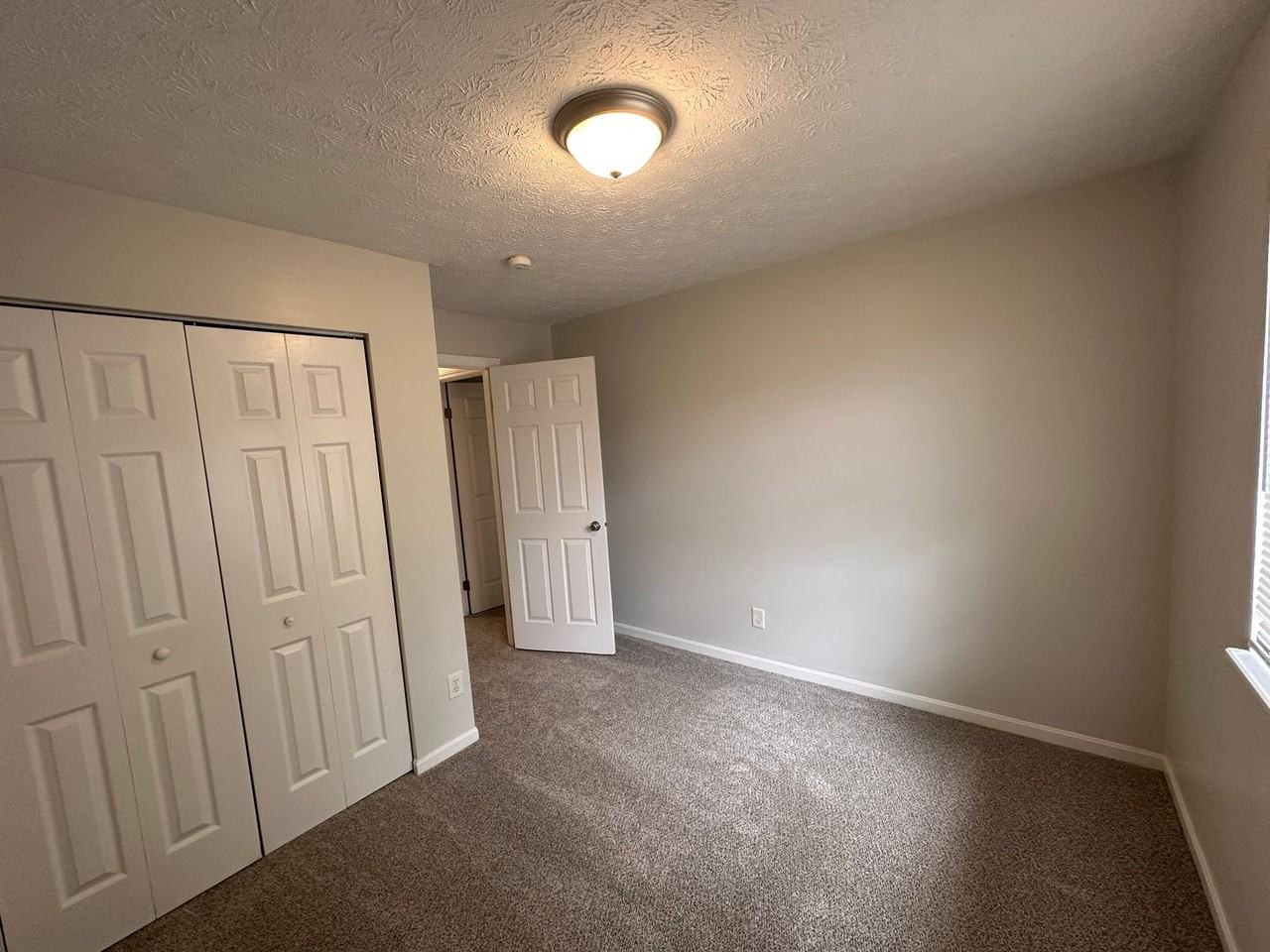 11029 Amburg Ct - Photo 6 of 17