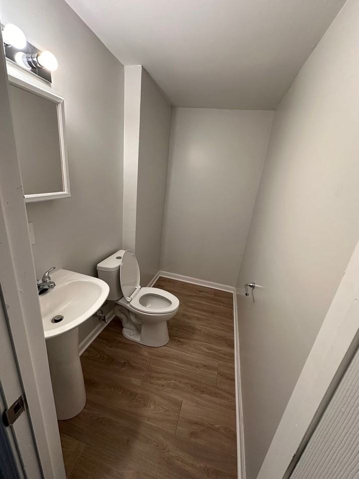 11029 Amburg Ct - Photo 7 of 17