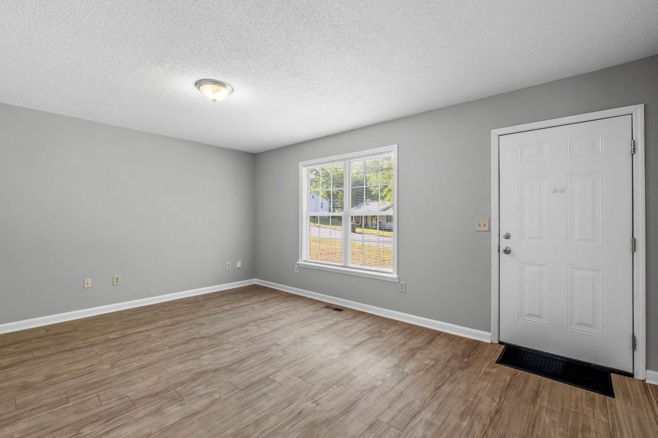 1811 Cody Ave - Photo 3 of 34