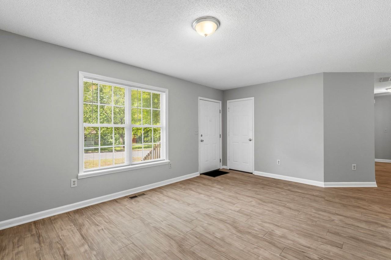 1811 Cody Ave - Photo 4 of 34