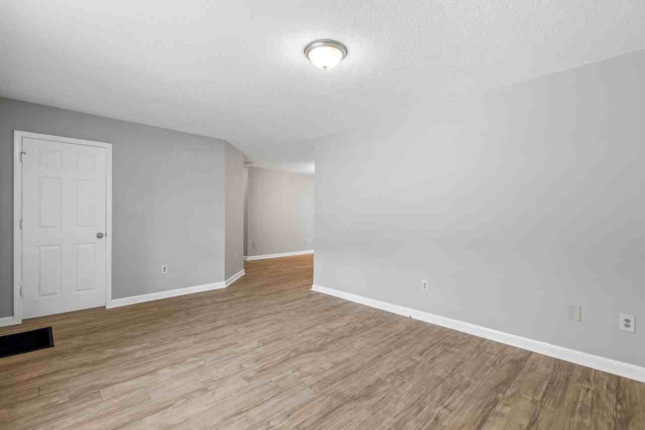 1811 Cody Ave - Photo 5 of 34