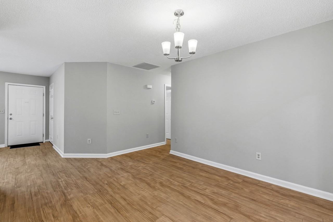 1811 Cody Ave - Photo 7 of 34