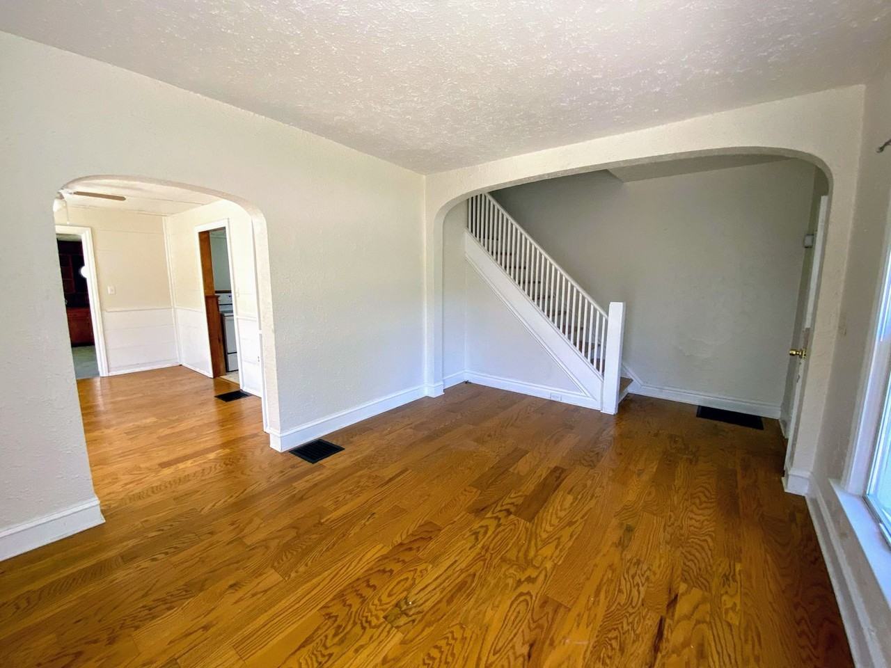 1301 North Ave Ne - Photo 2 of 11