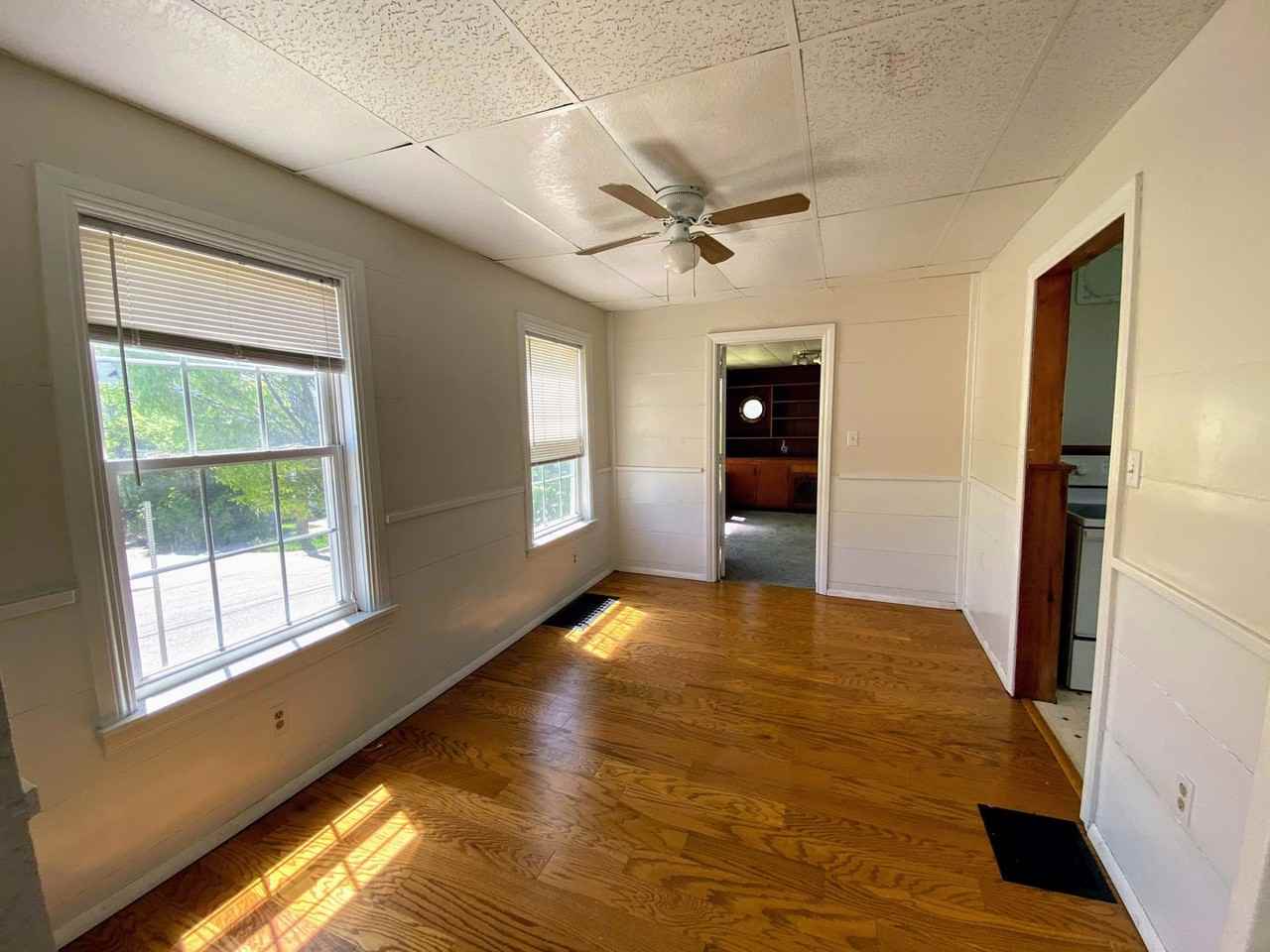 1301 North Ave Ne - Photo 4 of 11