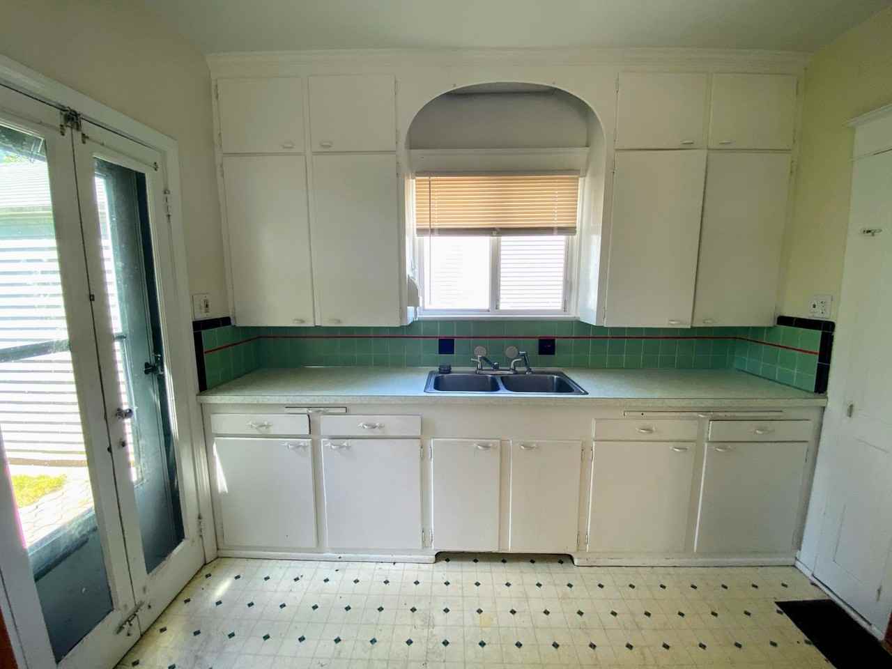 1301 North Ave Ne - Photo 6 of 11