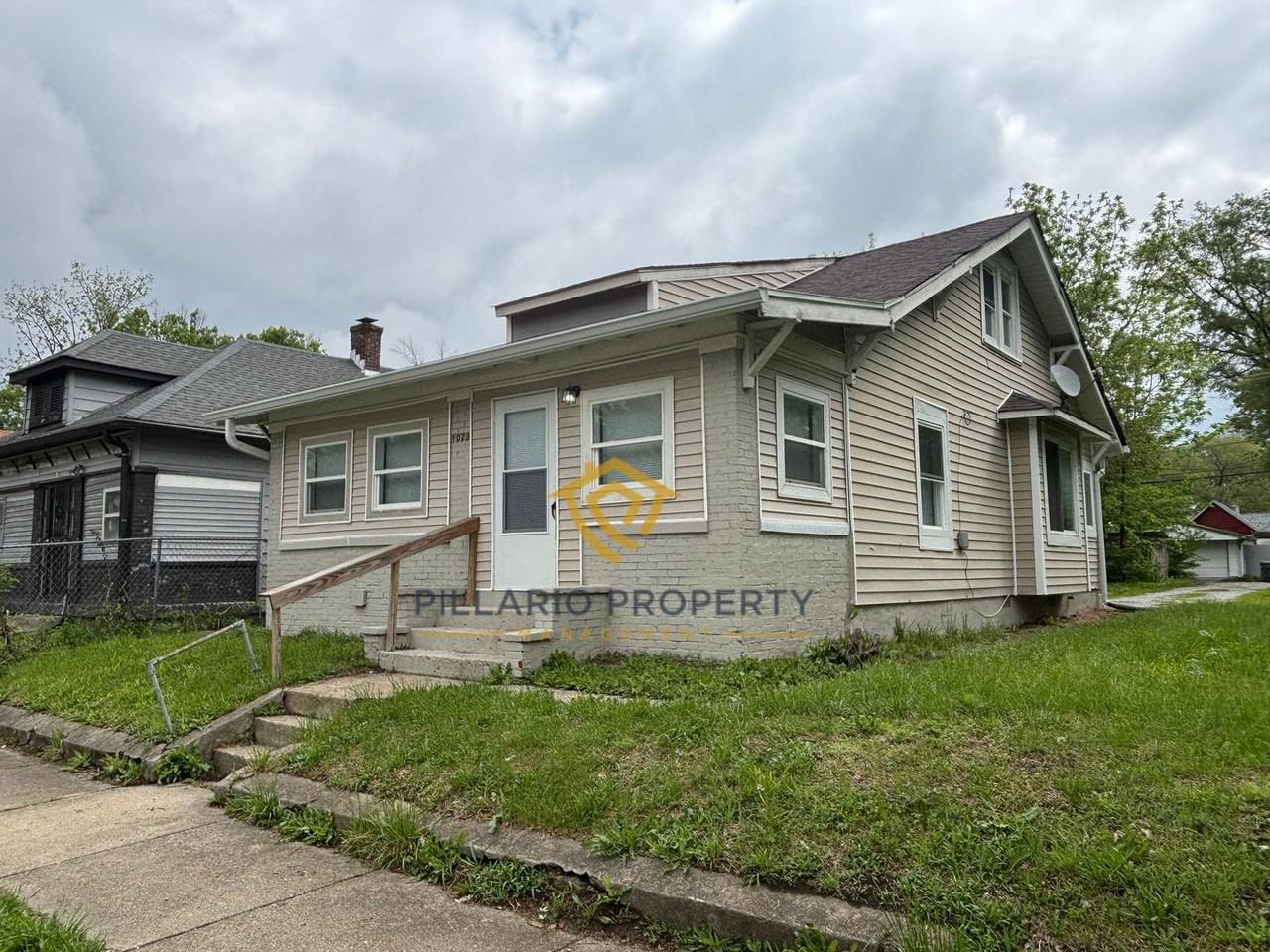 1023 N Pershing Ave - Photo 2 of 17