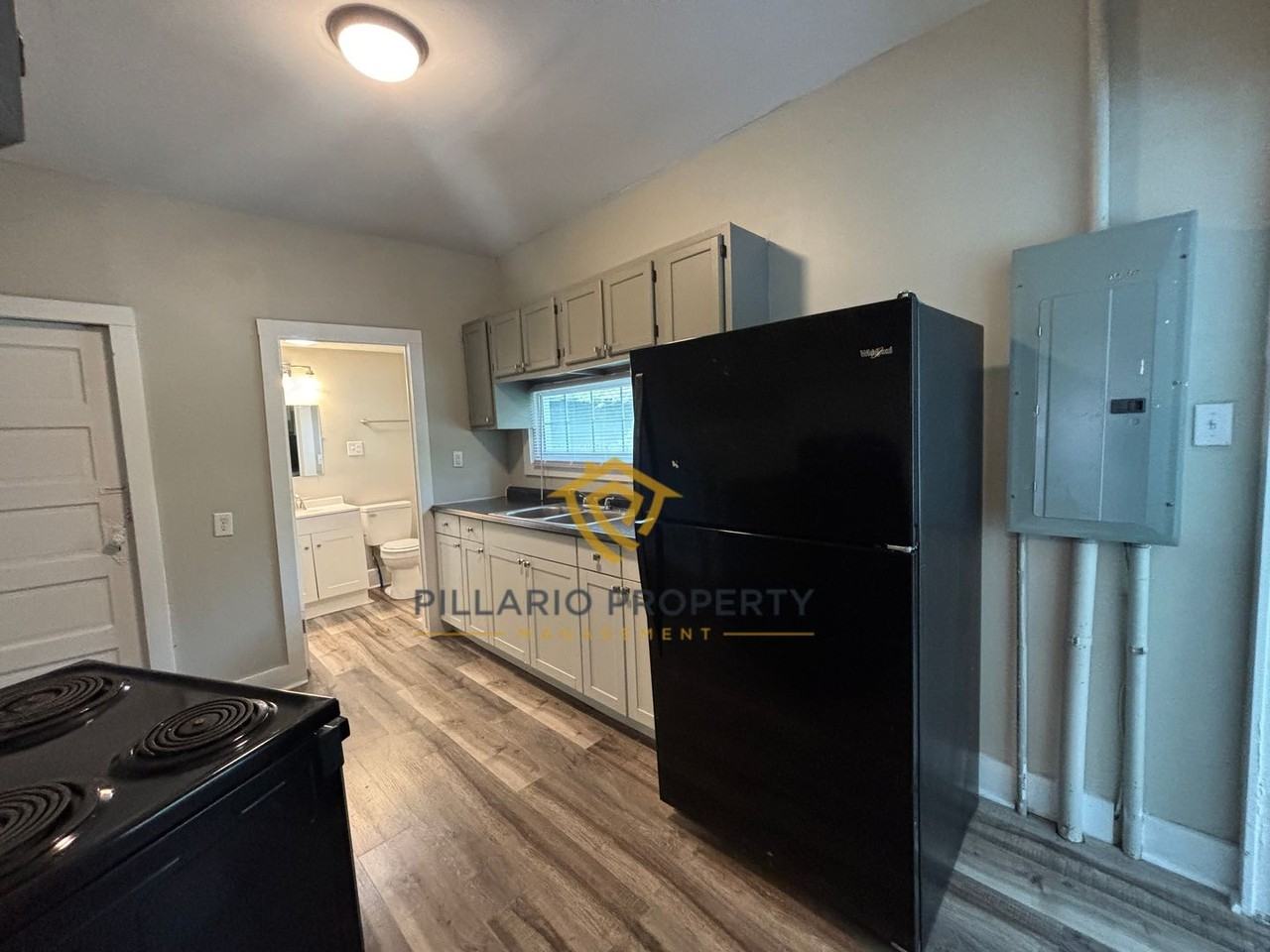 1023 N Pershing Ave - Photo 4 of 17