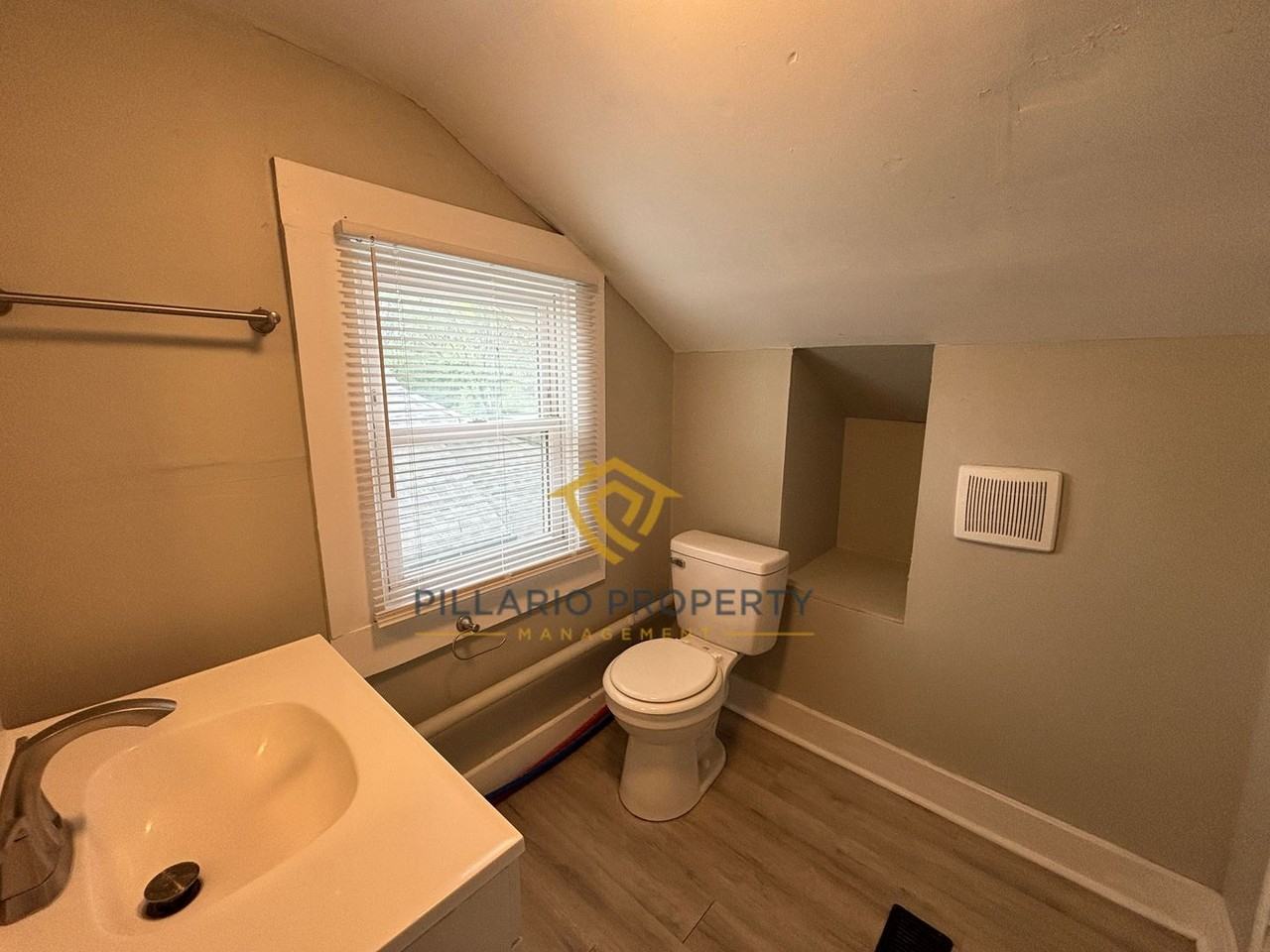1023 N Pershing Ave - Photo 6 of 17