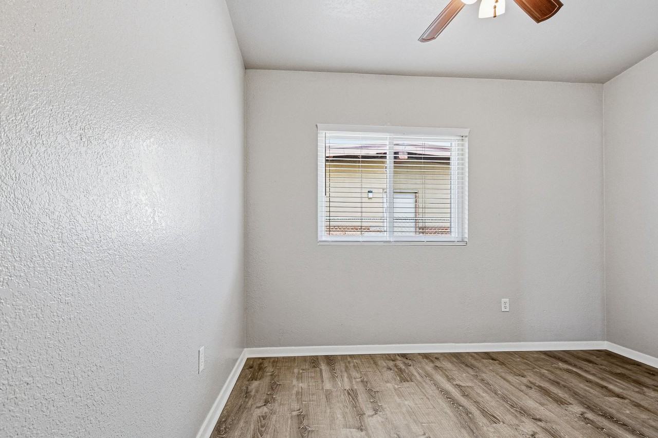 2304 Tulane Ave - Photo 5 of 24
