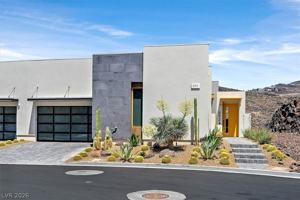 featured image of 692 Scenic Cliff Dr