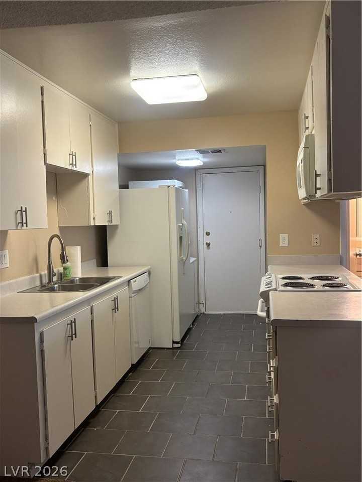 1470 Elizabeth Ave #3 - Photo 6 of 27
