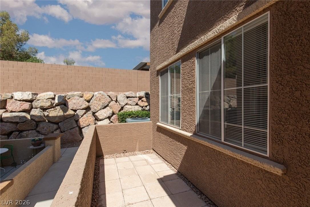 3965 Palm Beach St #101 - Photo 5 of 31