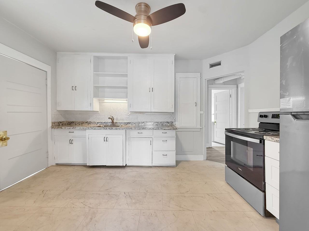 Newly Renovated Duplex - Photo 2 of 23
