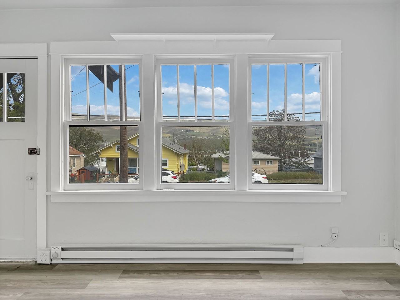 Newly Renovated Duplex - Photo 4 of 23