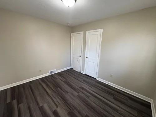 4524 Zenith Avenue North - Photo 6 of 9