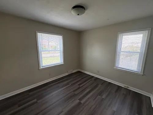 4524 Zenith Avenue North - Photo 7 of 9