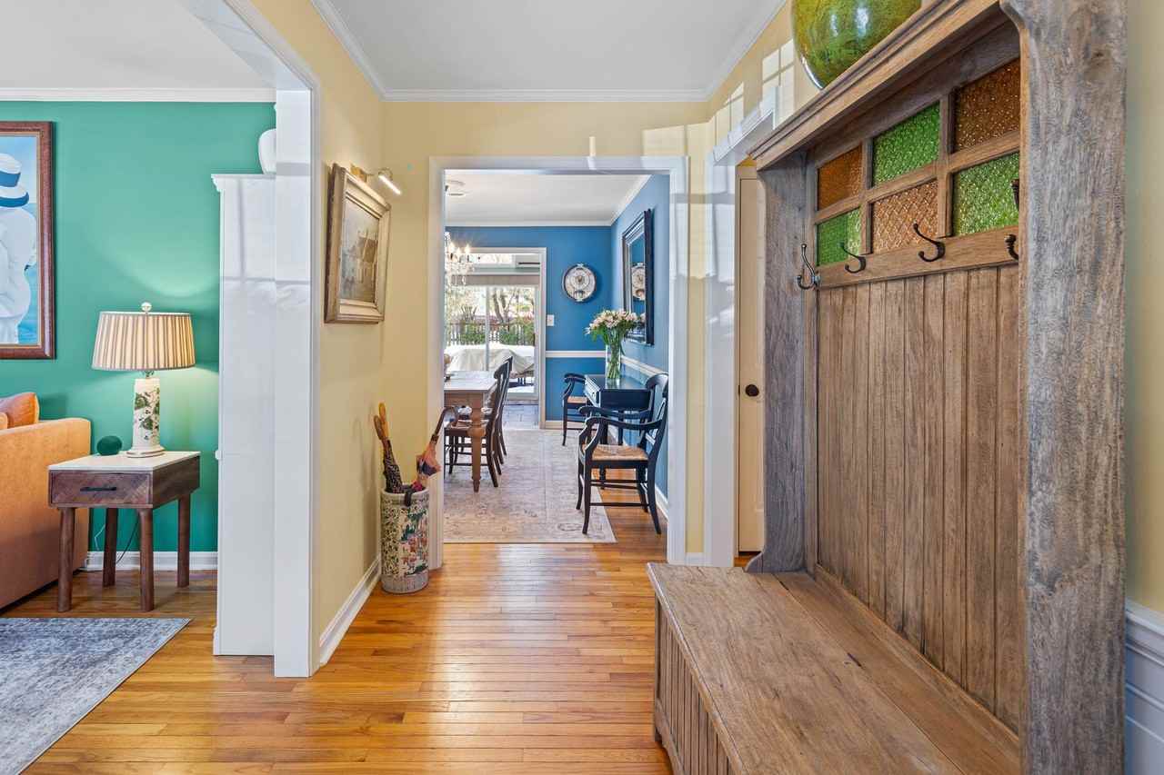 106 Kingsbridge Rd - Photo 3 of 40