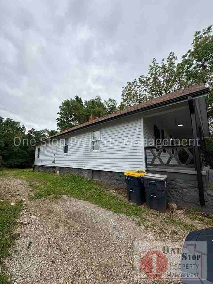 5711 Jackson Ave - Photo 3 of 25