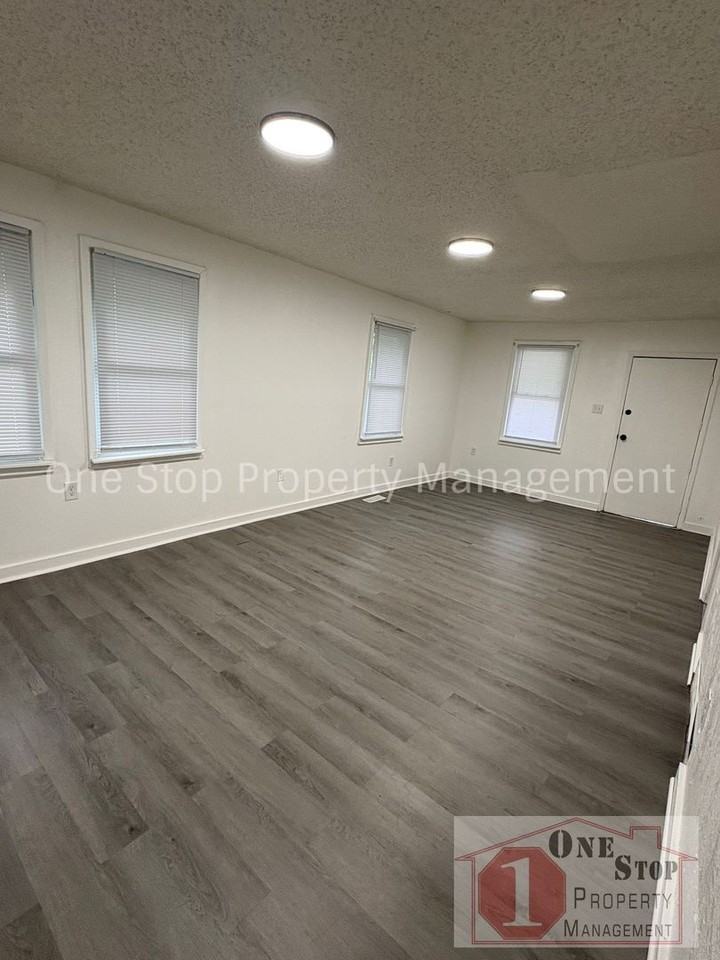 5711 Jackson Ave - Photo 4 of 25