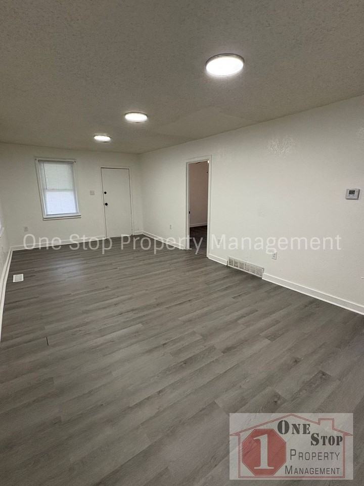 5711 Jackson Ave - Photo 5 of 25