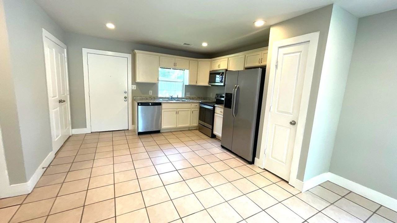 11435 Raincove Dr #A - Photo 3 of 28