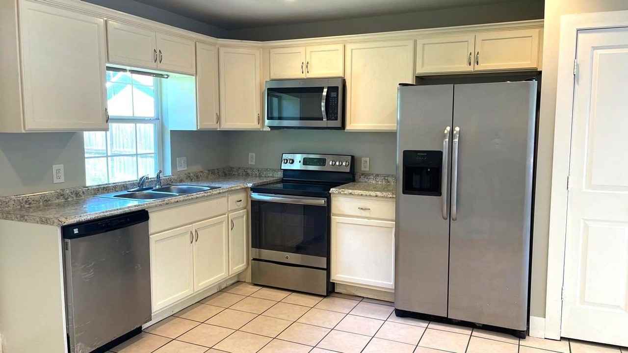 11435 Raincove Dr #A - Photo 4 of 28