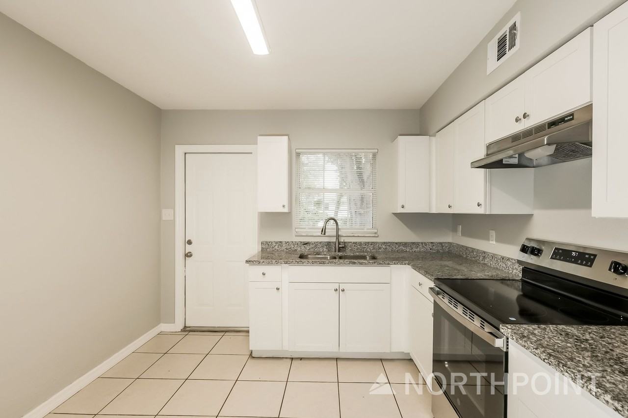 1733 W Saint Louis St - Photo 5 of 15