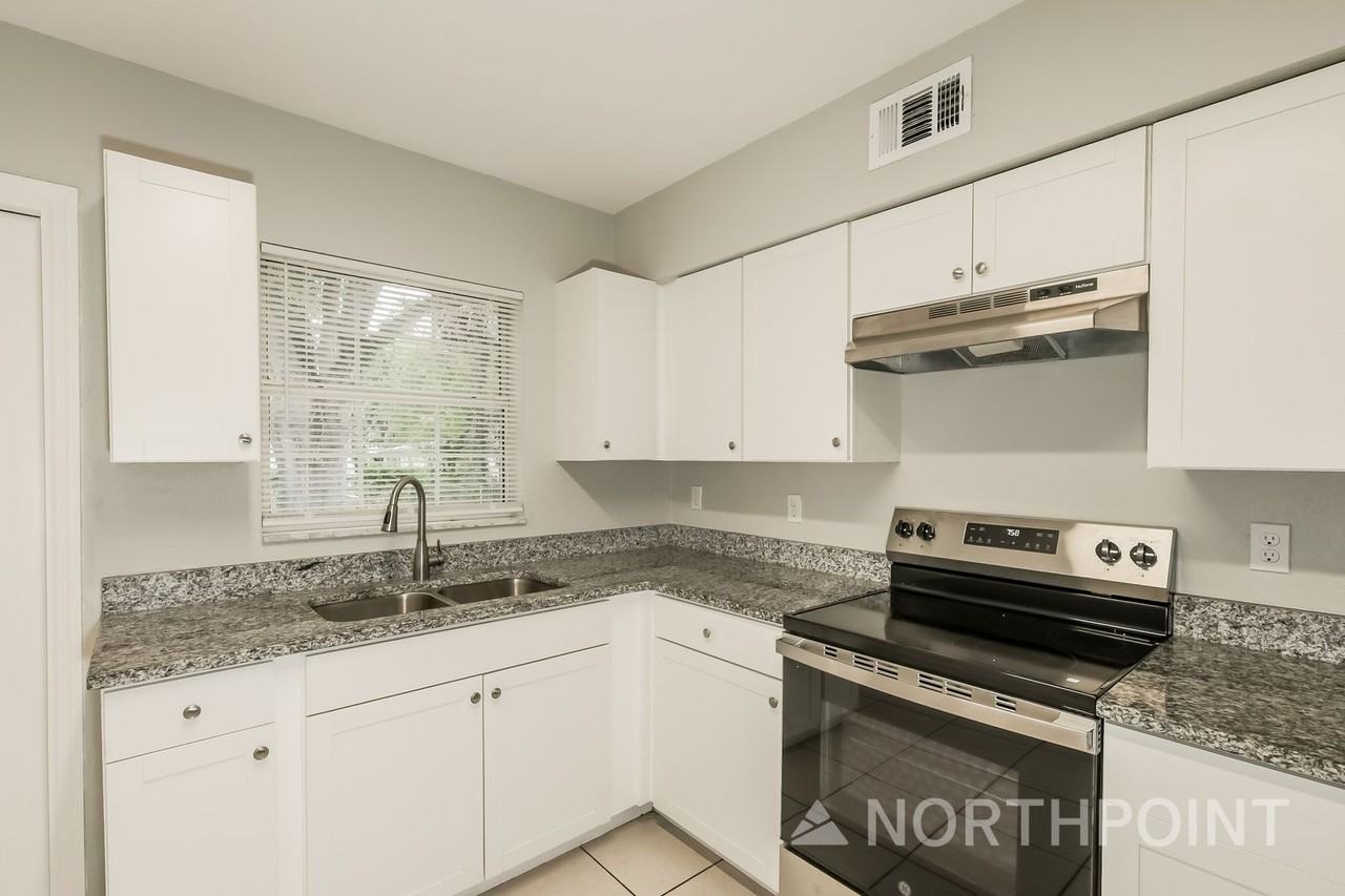 1733 W Saint Louis St - Photo 6 of 15