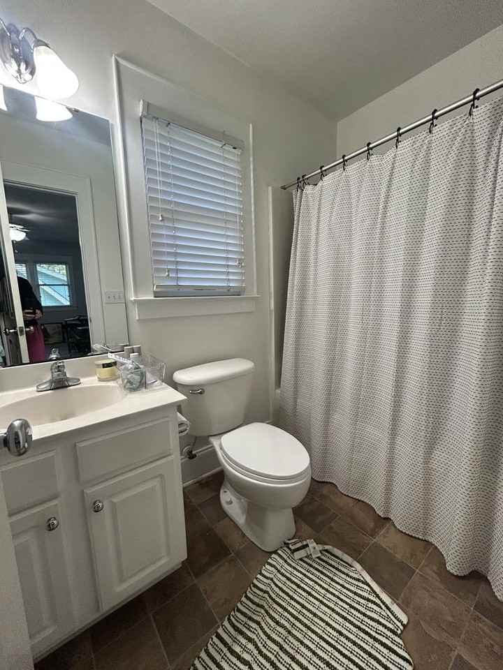 839 Onslow St - Photo 3 of 11
