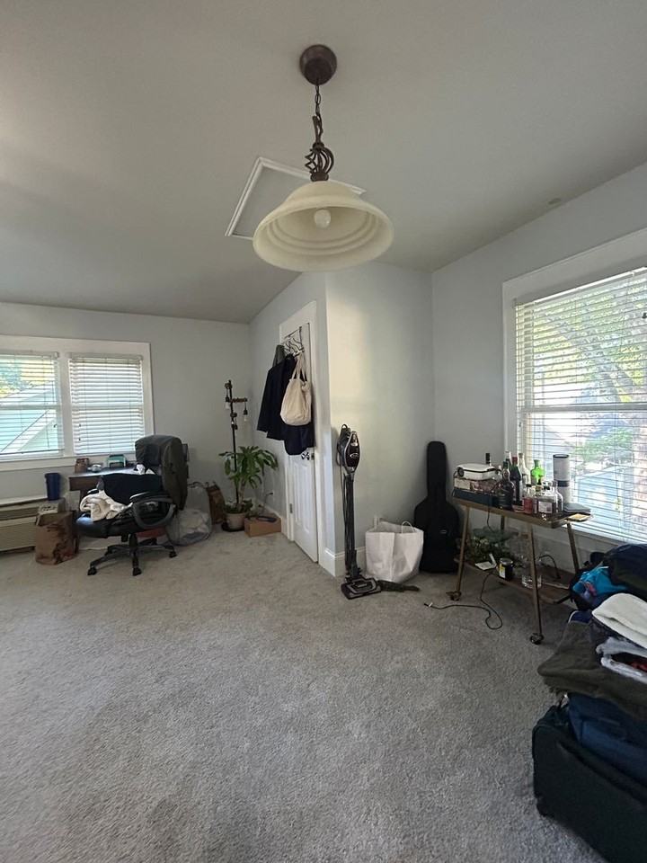 839 Onslow St - Photo 4 of 11
