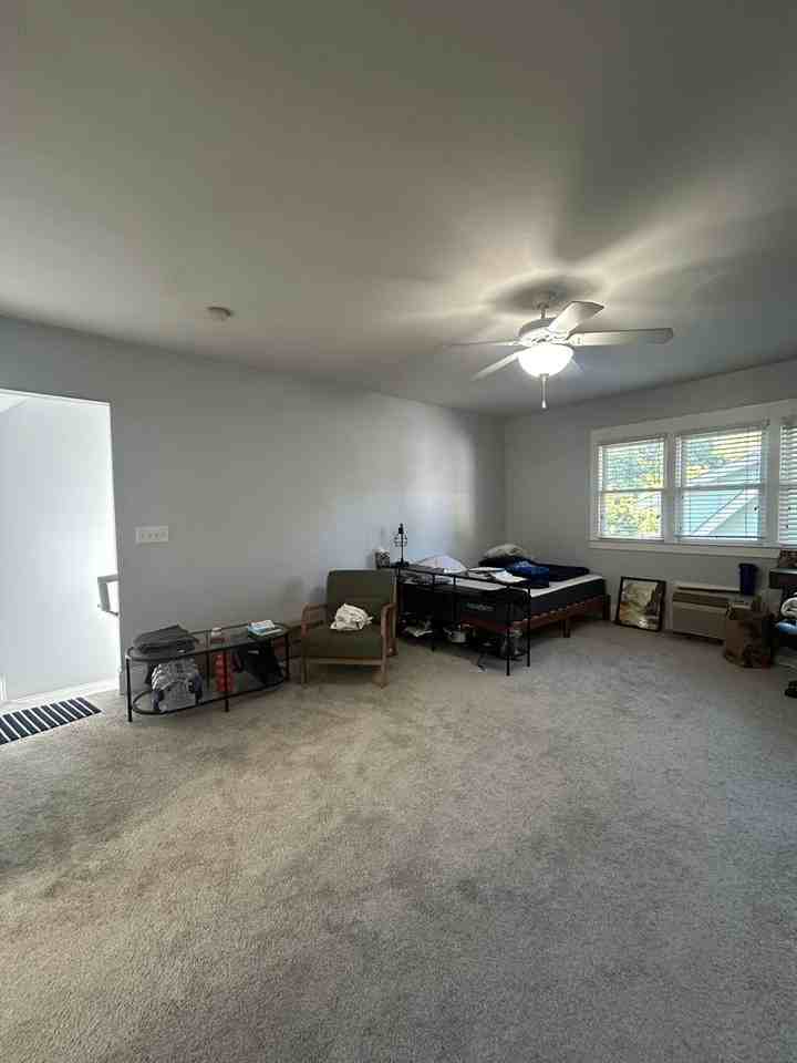 839 Onslow St - Photo 5 of 11