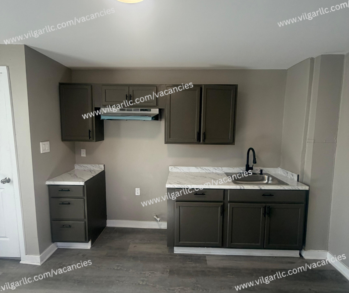 1712 Carolina St - Photo 4 of 37