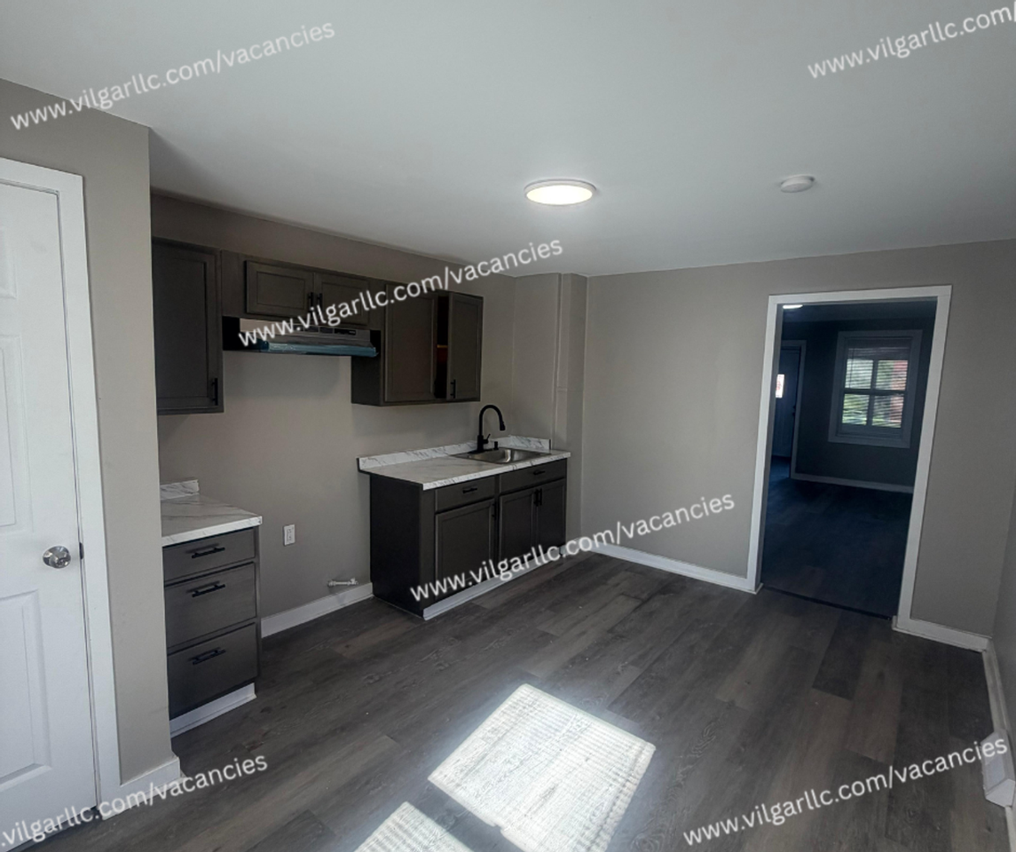 1712 Carolina St - Photo 6 of 37