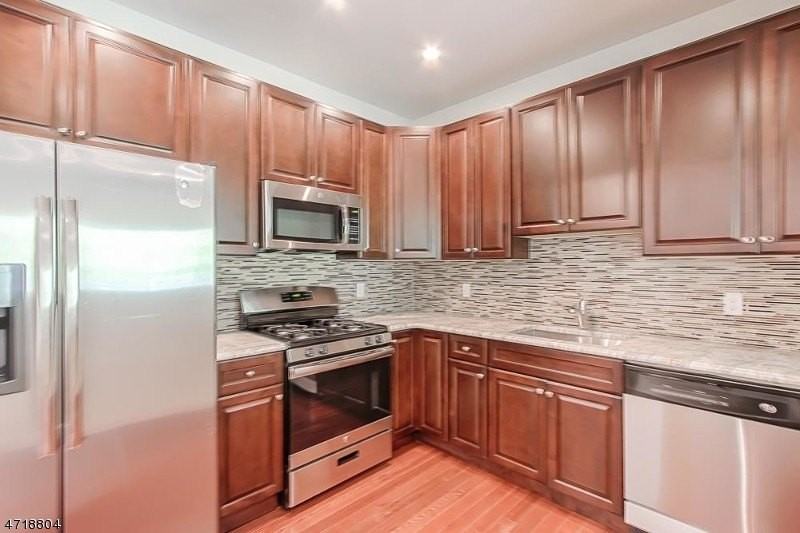 15 Decroce Ct - Photo 5 of 23
