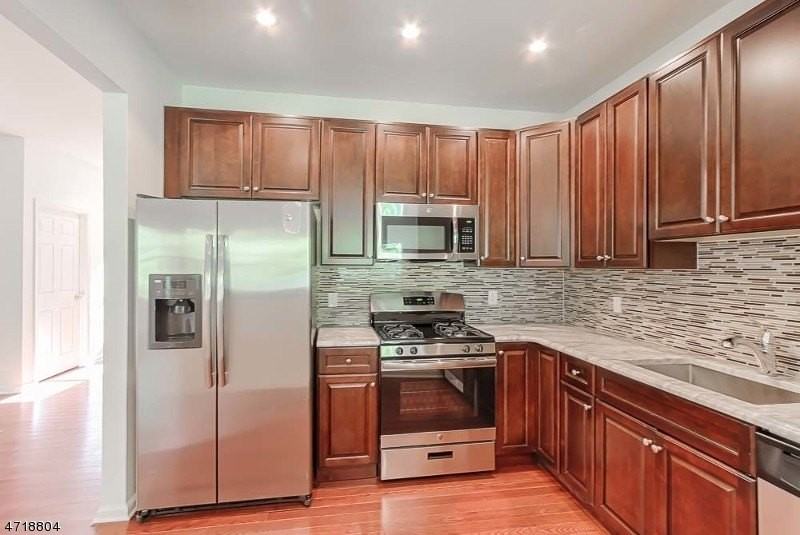 15 Decroce Ct - Photo 7 of 23