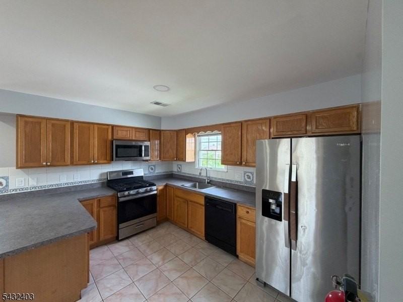 555 1st Ave - Photo 6 of 12