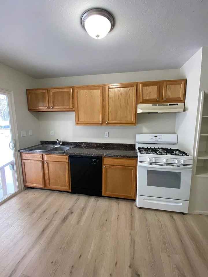 Circle Drive Apartments - Photo 3 of 18
