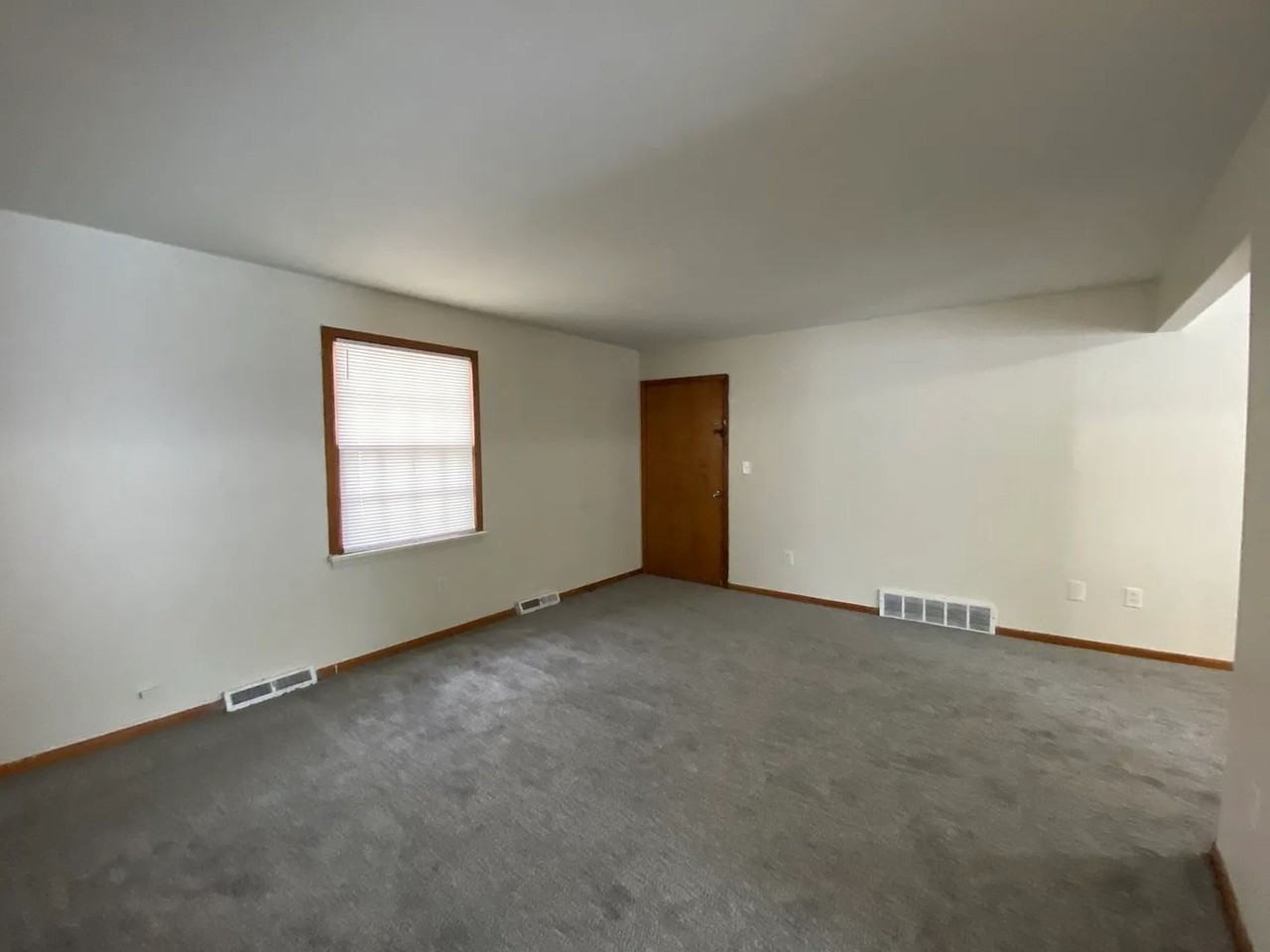 Circle Drive Apartments - Photo 4 of 18