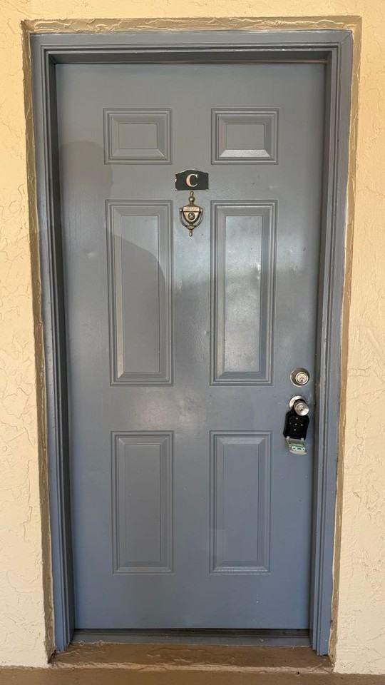 1524 Lake Crystal Dr - Photo 2 of 19