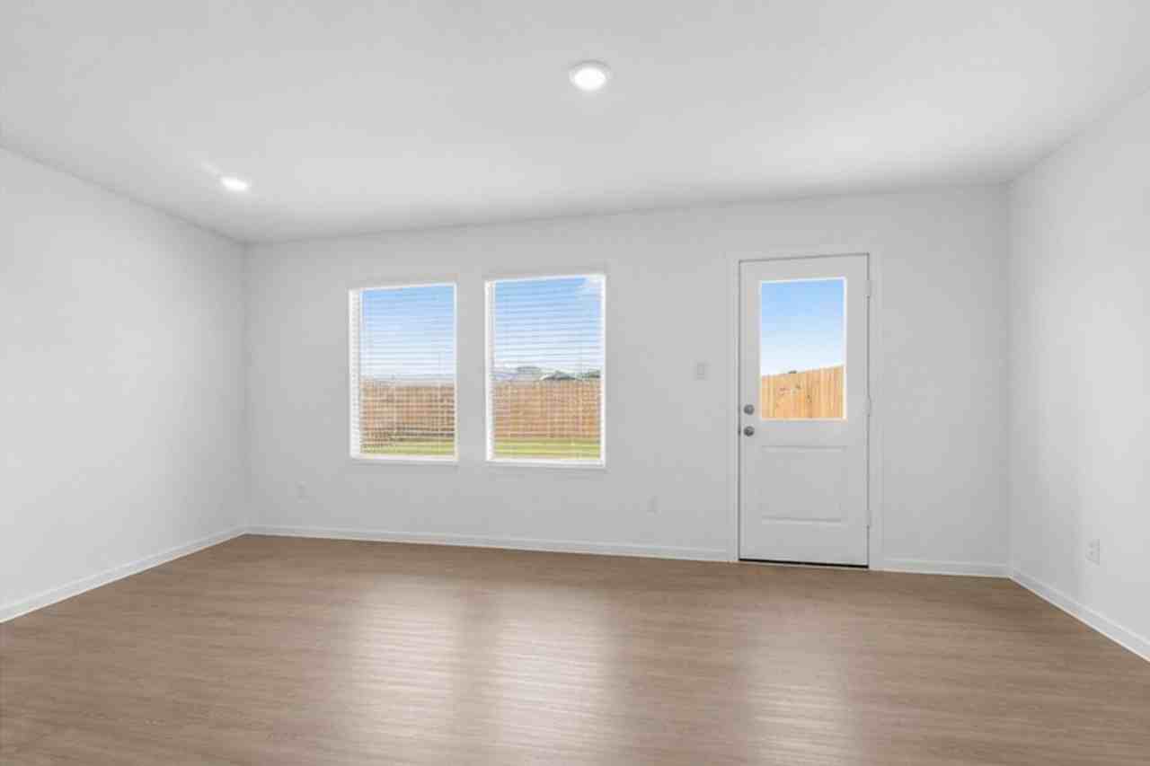 7709 Reese St - Photo 7 of 24