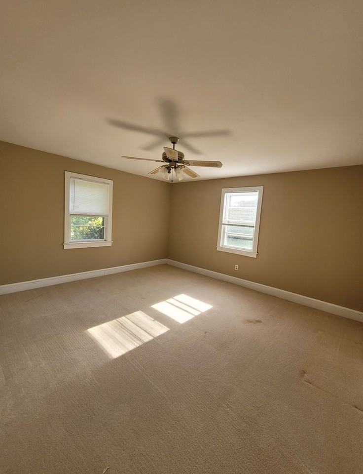 2105 College St - Photo 6 of 19