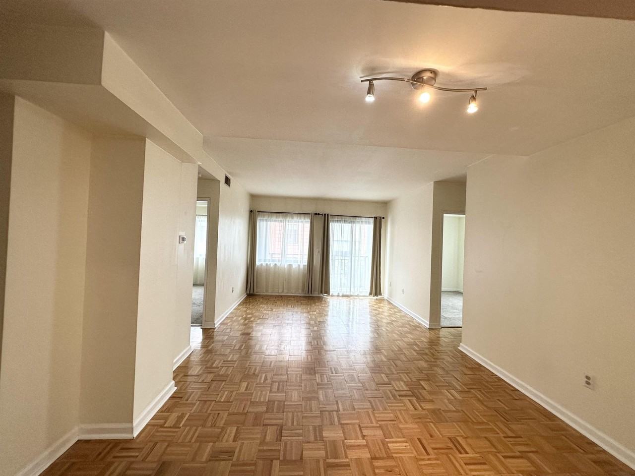 420 Jefferson St #3B - Photo 2 of 12