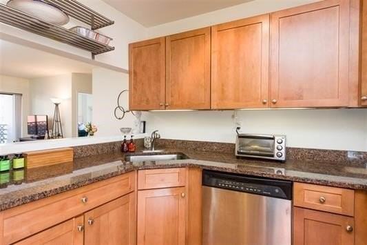 420 Jefferson St #3B - Photo 3 of 12