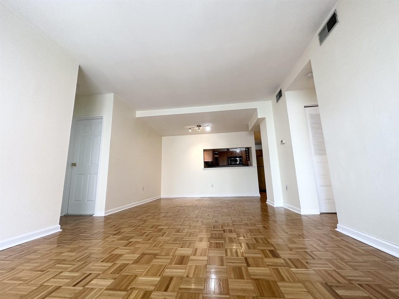 420 Jefferson St #3B - Photo 5 of 12