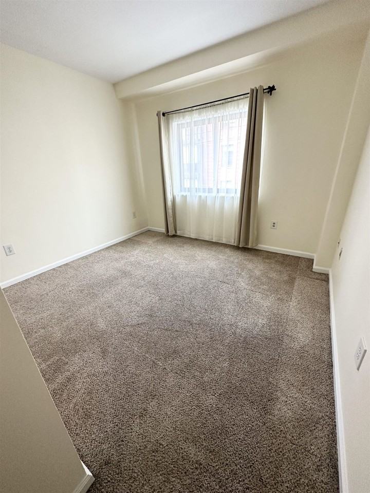 420 Jefferson St #3B - Photo 7 of 12
