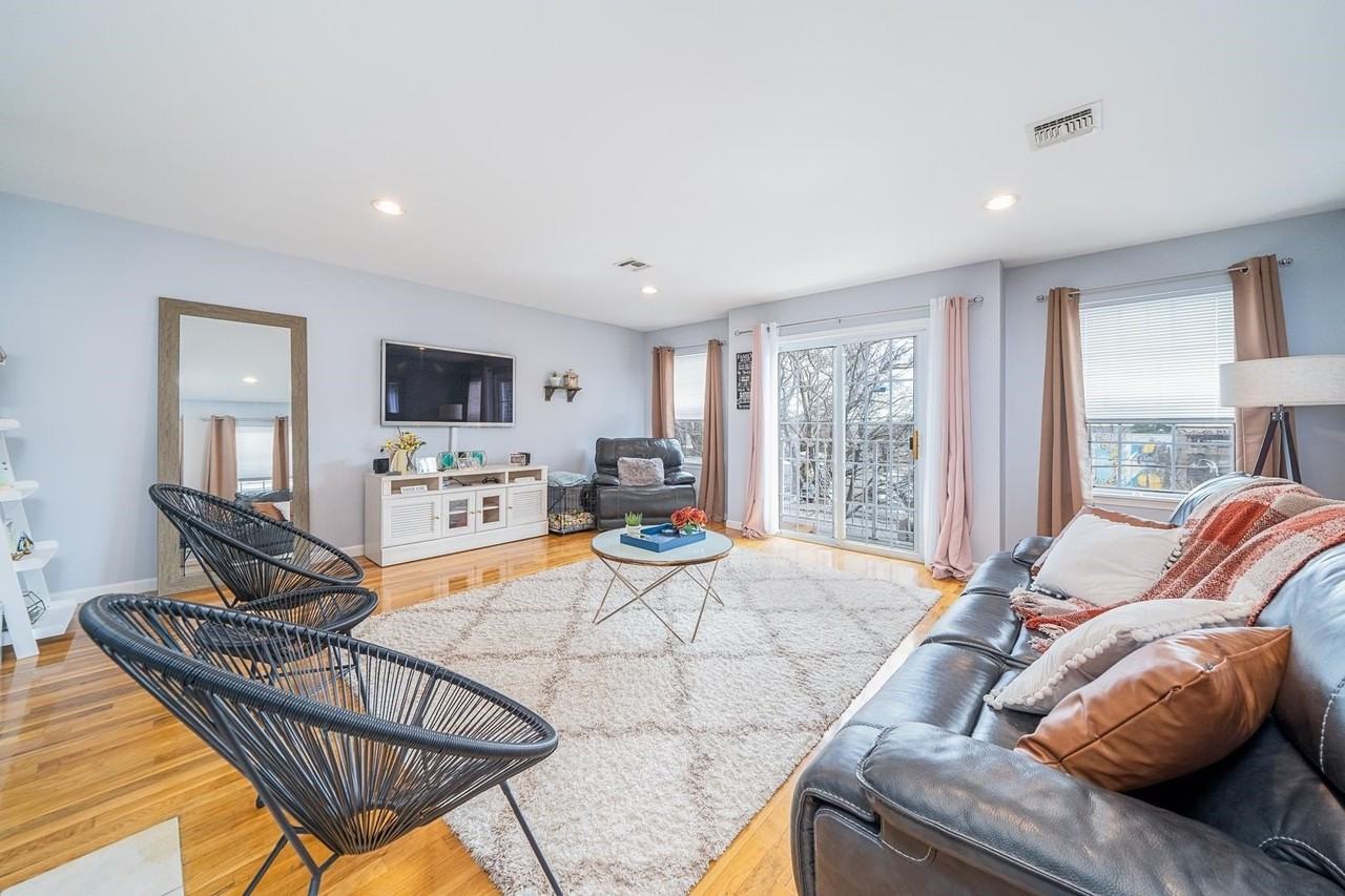 171 Halladay St #2 - Photo 3 of 16